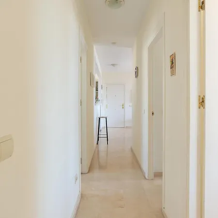 3 Bed 100 M From The *