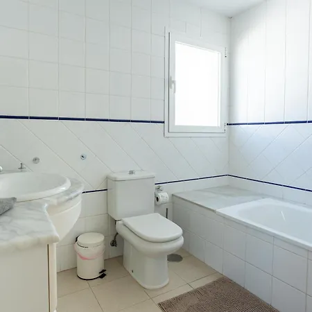 3 Bed 100 M From The * Fuengirola