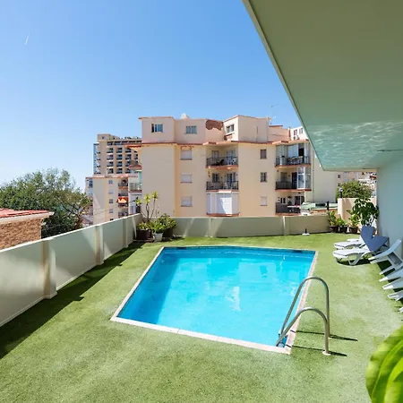 Apartment 3 Bed 100 M From The